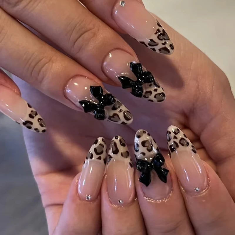 Press-On Nails – Cat Eye French