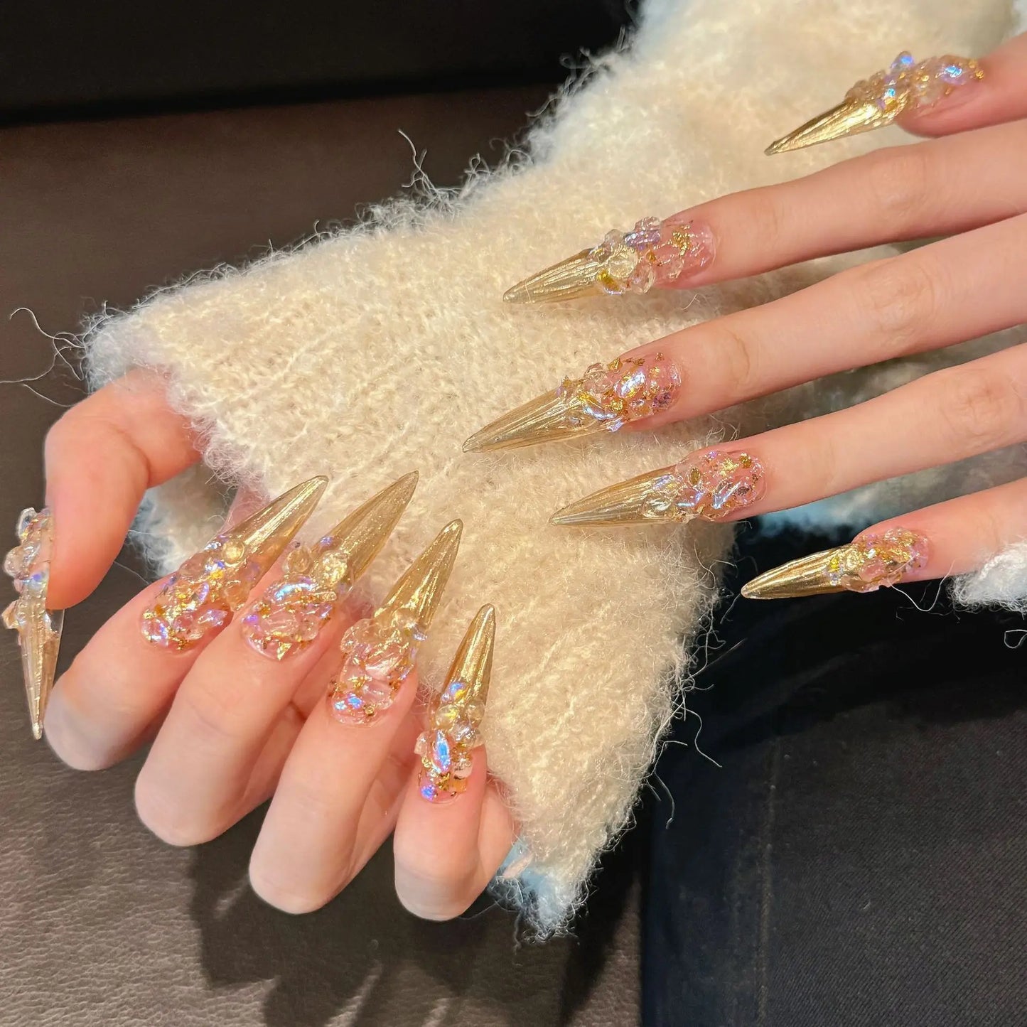 Press-On Nails Stiletto – Goldener Luxus