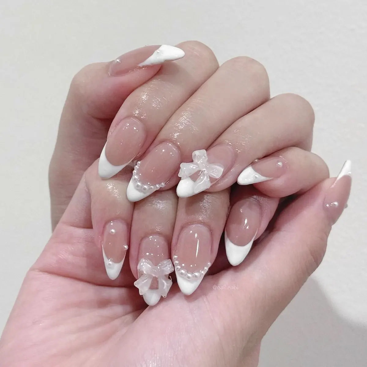 Press-On Nails – Cat Eye French