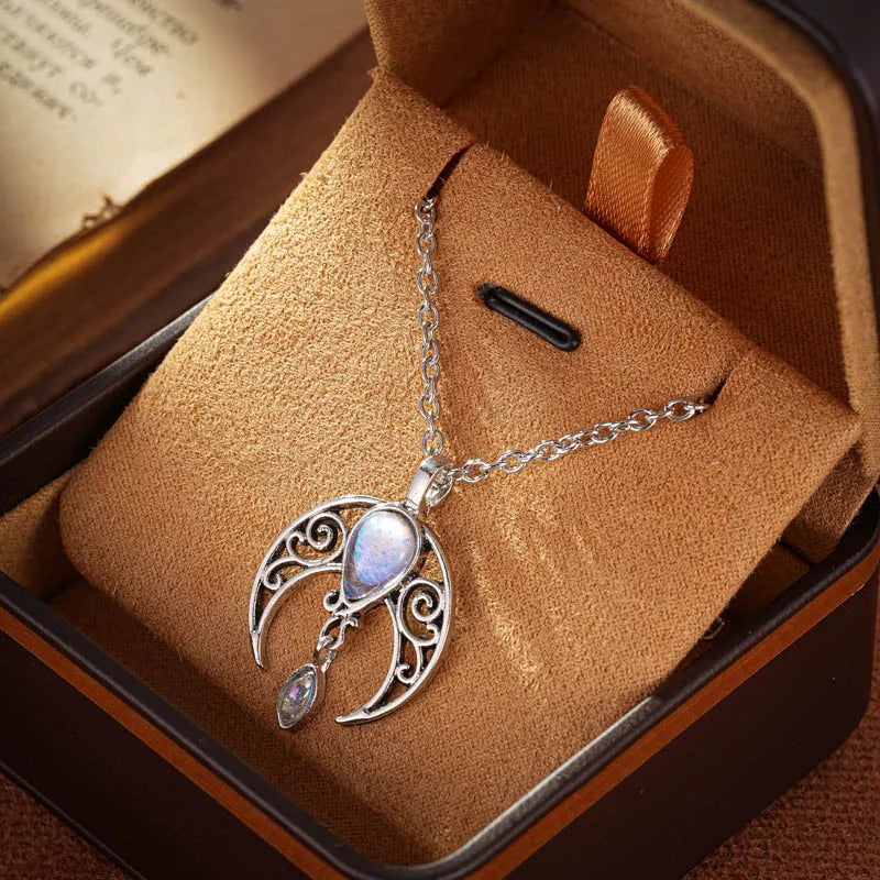 Mystische vintage Eleganz – Halbmond Halskette - sunny.side-Productions