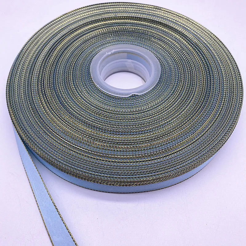 Satinband mit goldenem Rand