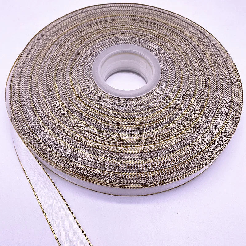 Satinband mit goldenem Rand