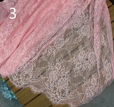 Edler Spitzenstoff – festliche Dekoration