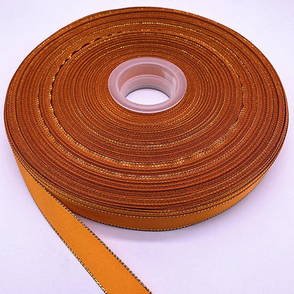 Satinband mit goldenem Rand