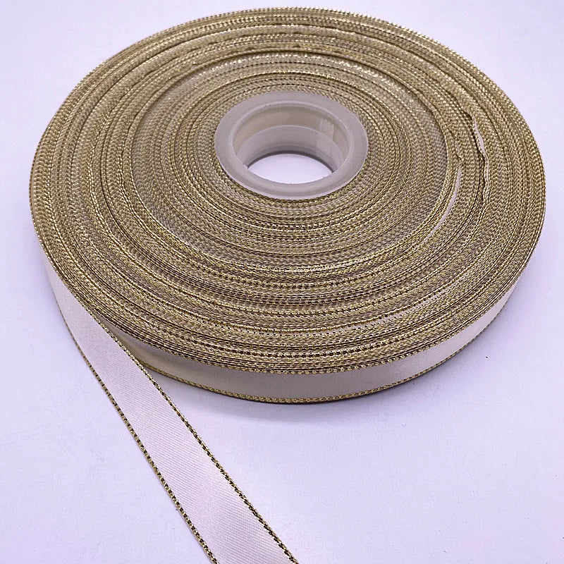 Satinband mit goldenem Rand