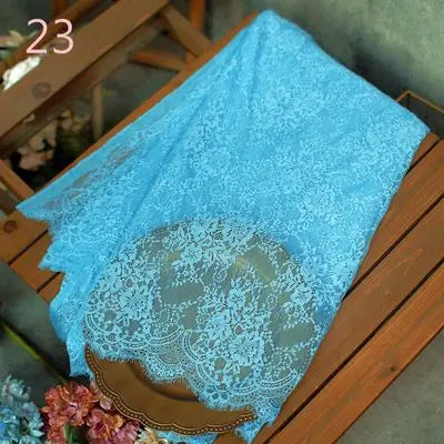 Edler Spitzenstoff – festliche Dekoration