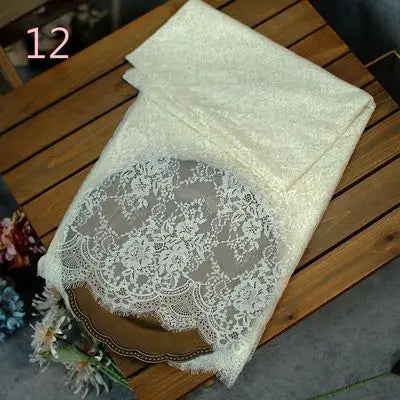 Edler Spitzenstoff – festliche Dekoration