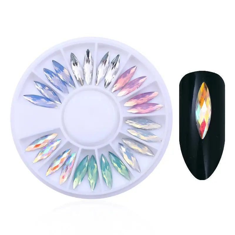 Nail Rhinestone Box – Bunte Kristalle