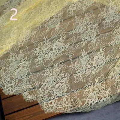 Edler Spitzenstoff – festliche Dekoration