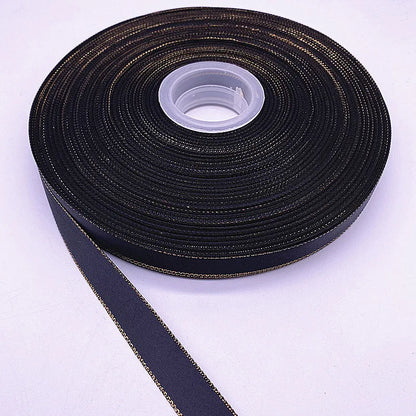 Satinband mit goldenem Rand