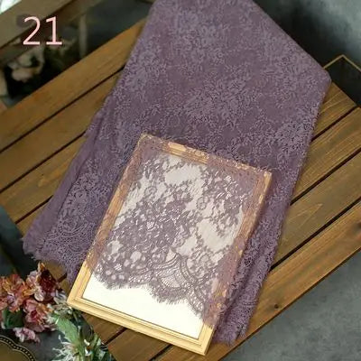 Edler Spitzenstoff – festliche Dekoration