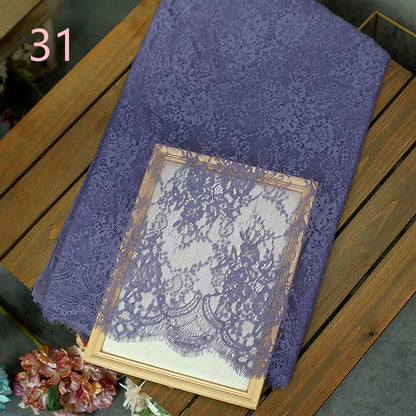 Edler Spitzenstoff – festliche Dekoration