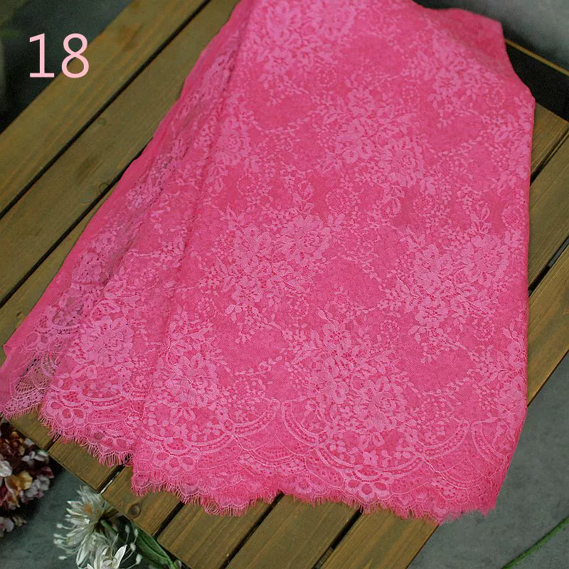 Edler Spitzenstoff – festliche Dekoration