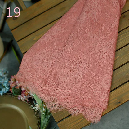 Edler Spitzenstoff – festliche Dekoration