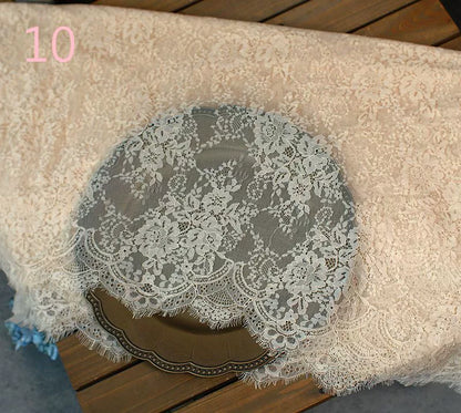 Edler Spitzenstoff – festliche Dekoration