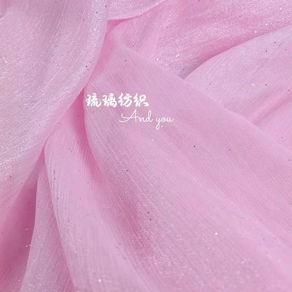 Glitzernder Organza-Stoff – funkelnde Weihnachtsdeko