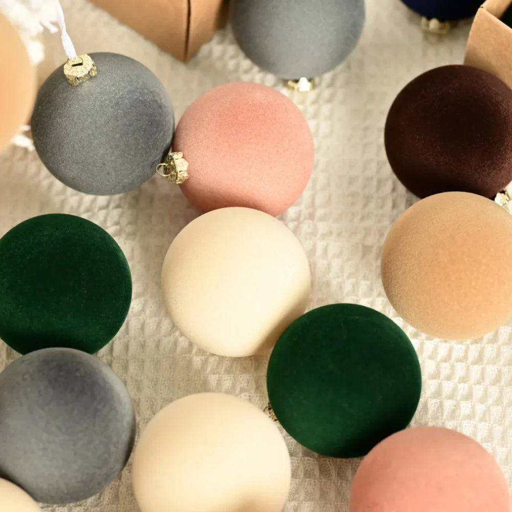 Weihnachtskugeln – Samtige Eleganz