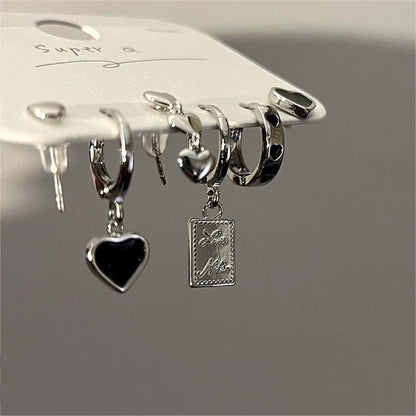 Herzförmige Ohrstecker - sunny.side-Productions