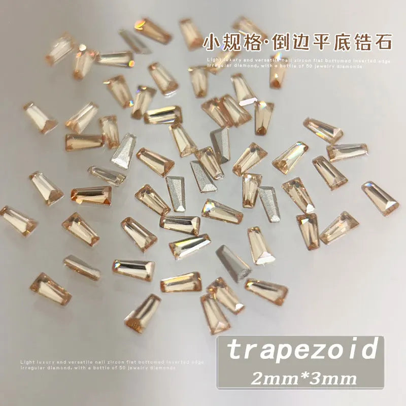 Glänzende Nailart – Strasssteine