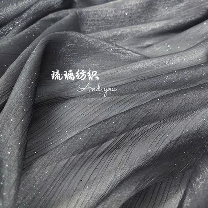 Glitzernder Organza-Stoff – funkelnde Weihnachtsdeko