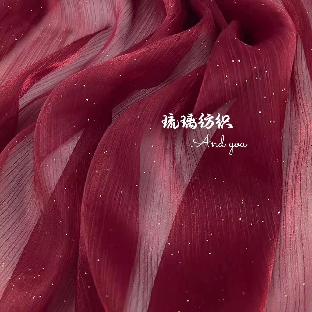 Glitzernder Organza-Stoff – funkelnde Weihnachtsdeko