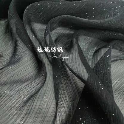 Glitzernder Organza-Stoff – funkelnde Weihnachtsdeko