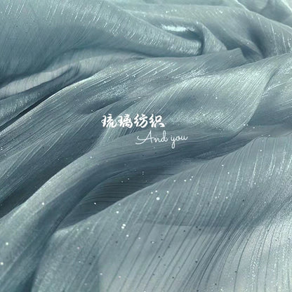 Glitzernder Organza-Stoff – funkelnde Weihnachtsdeko