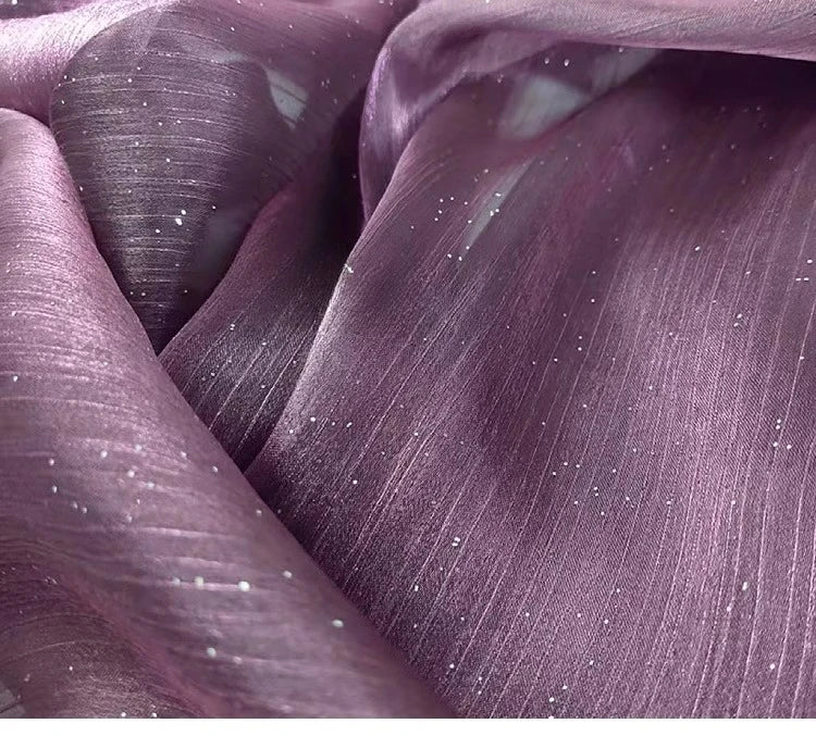 Glitzernder Organza-Stoff – funkelnde Weihnachtsdeko