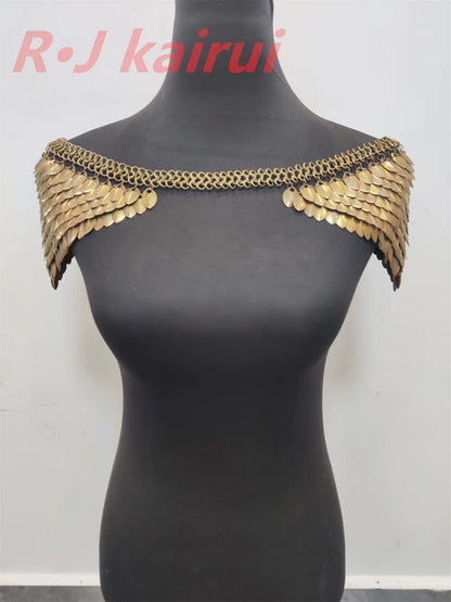 Schulterkette – Gold Scale Design