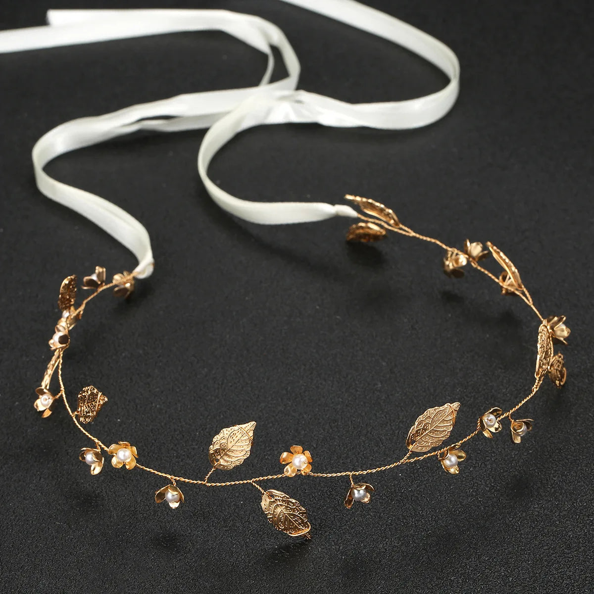 Elegantes Haarband – Gold & Perlen