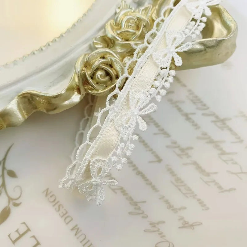 Spitzenband – Festliche Eleganz